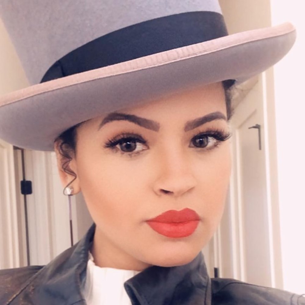 Meet your Posher, Mercedes